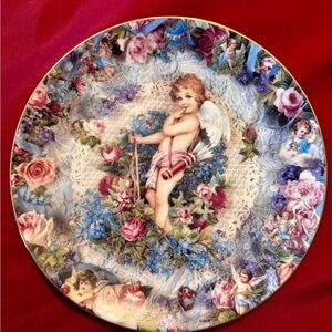 The Hamilton Collection Cupids Arrow plate
